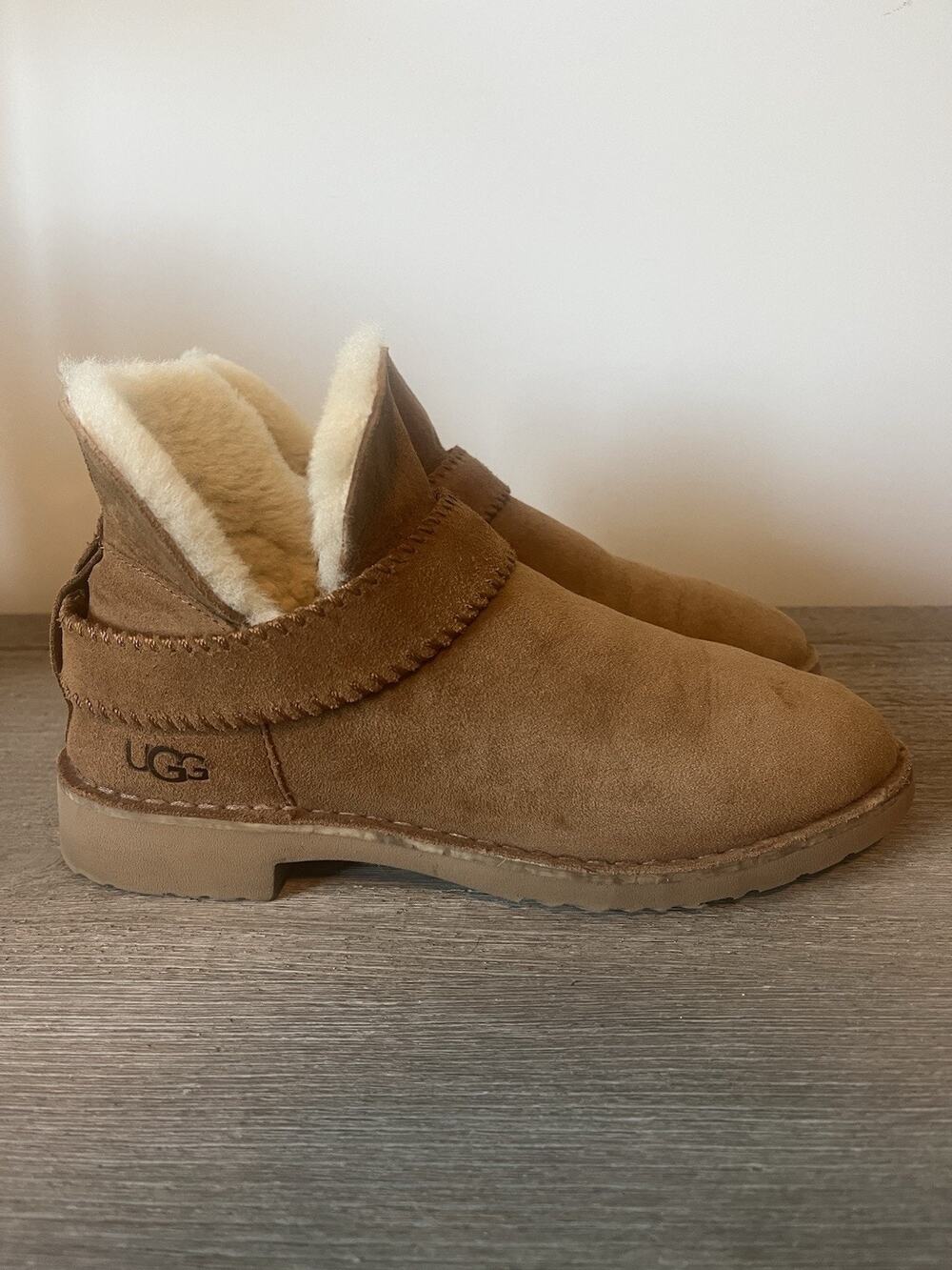 UGG McKay Ankle Boots Womens 9 Brown Suede Chestnut Shearling Lined Booties